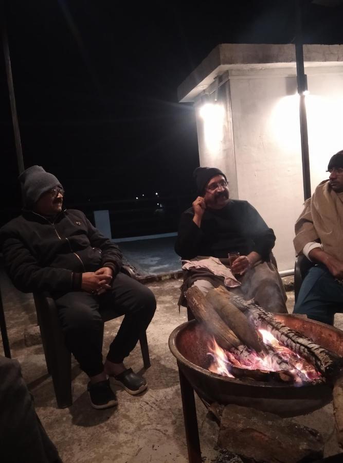 Corbett Bhavesh Home Stay Jhirna Rum bild