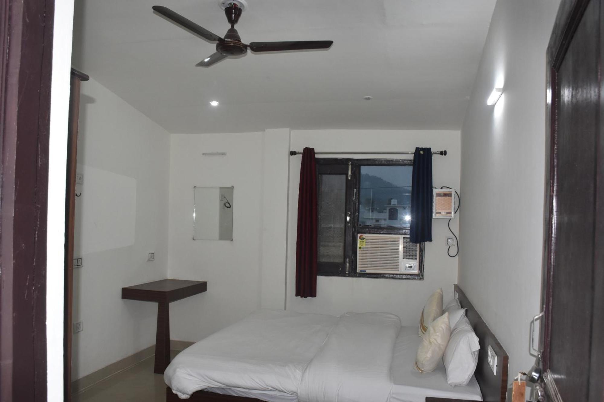 Corbett Bhavesh Home Stay Jhirna Rum bild